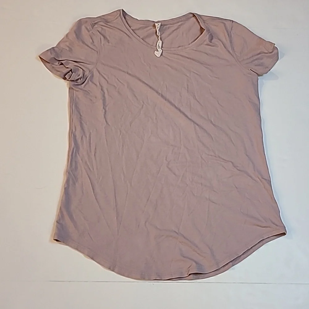 #288 Lululemon Tshirt Size 4 t1159